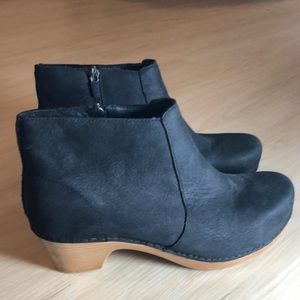 Dansko black leather clogs with zip